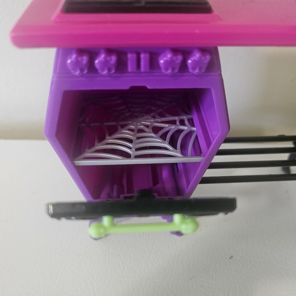 ☠ Monster High Home Ick Coffin Kitchen Sink, Oven and Stove. - Picture 5 of 9